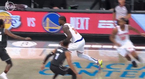 九游app下载-裁判报告认定兰德尔走步 尼克斯前锋成走步大王