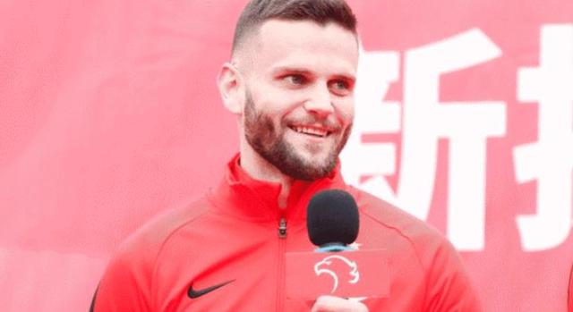 九游app下载-海港新援后卫：中超有很多优秀前锋 但有信心防住