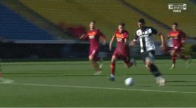 1615777388816009198.gif 佩莱.gif