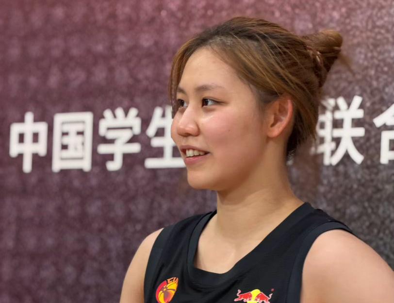 九游手游中心-轰30分+三分9中8！中国女篮19岁新星崛起：女版欧文闪耀大学联赛